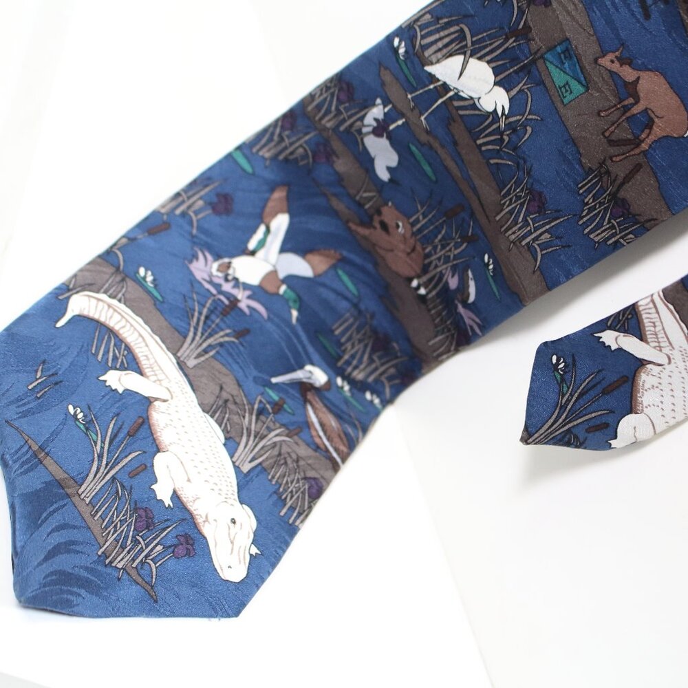 Wembley Louisiana Land & Exploration Silk Tie White Alligator 1993